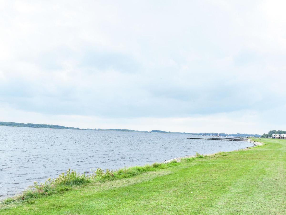 Comfortable Detached Bungalow 65 M2 Kamperland Buitenkant foto
