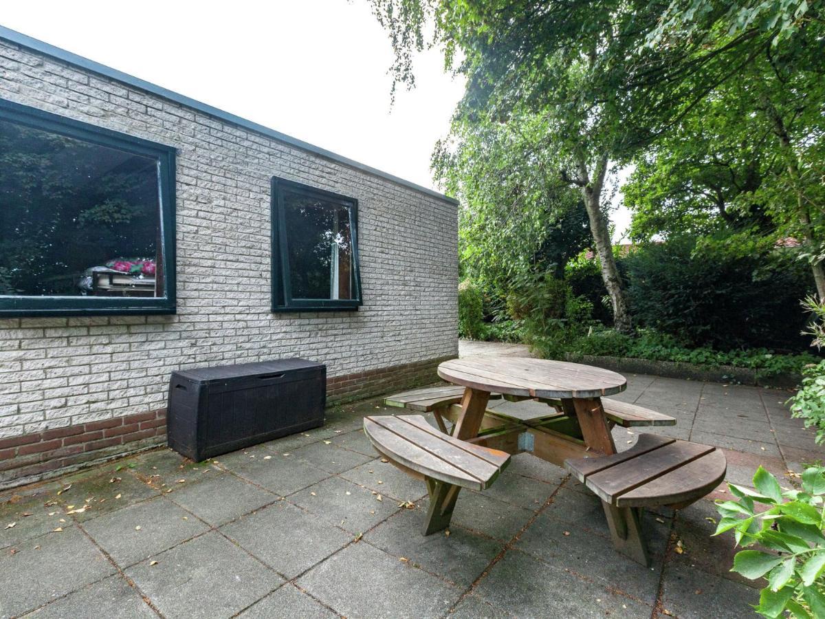 Comfortable Detached Bungalow 65 M2 Kamperland Buitenkant foto